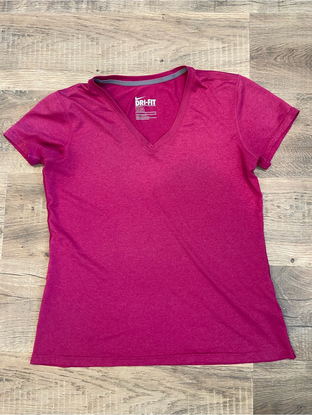 Nike Dri-FIT Women's V-Neck Performance Tee - Berry Pinke Large Athletic